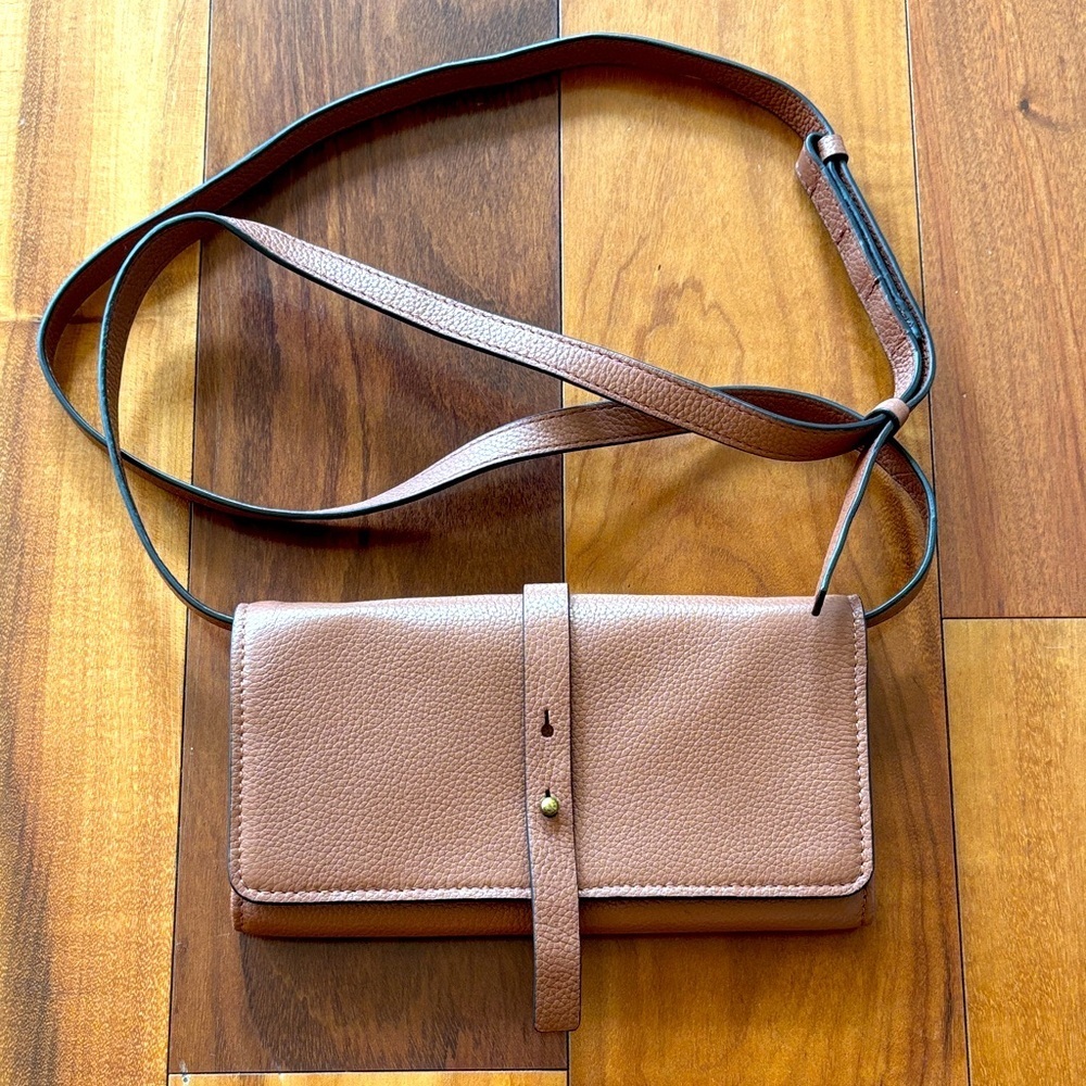 Lucky leather crossbody